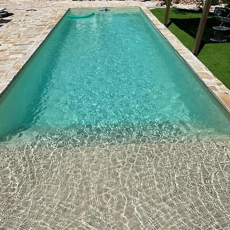 32 - Charming House With Pool * Остуни