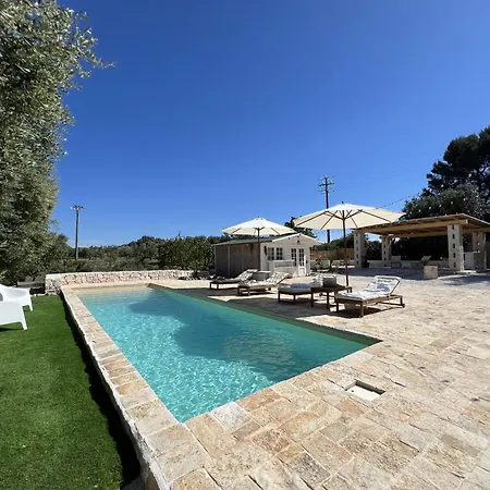 32 - Charming House With Pool Вилла