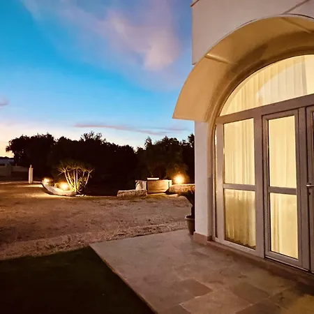 32 - Charming House With Pool *