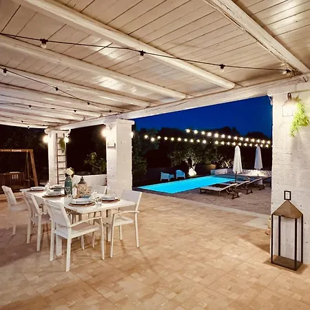 32 - Charming House With Pool Остуни