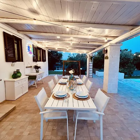32 - Charming House With Pool Вилла *