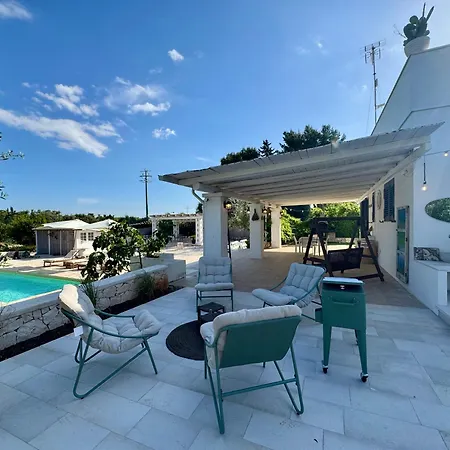 32 - Charming House With Pool * Остуни