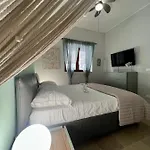 32 - Charming House With Pool *