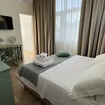 32 - Charming House With Pool
