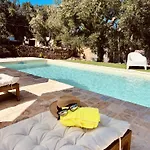 32 - Charming House With Pool *