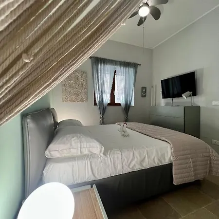 32 - Charming House With Pool *