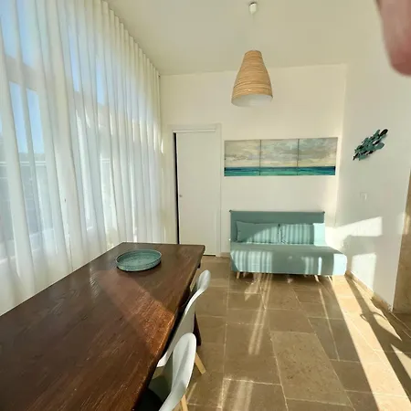 32 - Charming House With Pool *