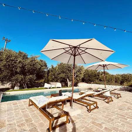 32 - Charming House With Pool *