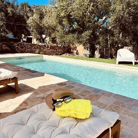 32 - Charming House With Pool *