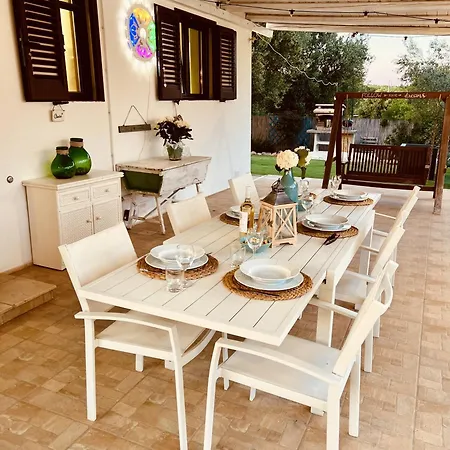 32 - Charming House With Pool فيلة