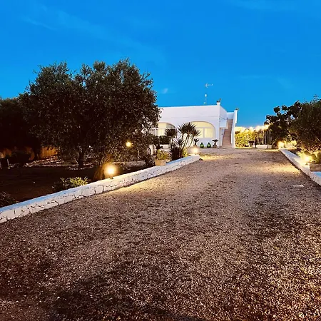 32 - Charming House With Pool *