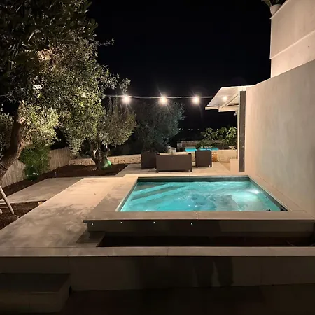 Villa 32 - Charming House With Pool *