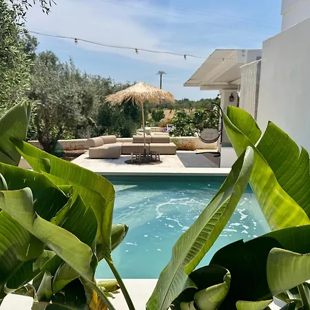 32 - Charming House With Pool Villa