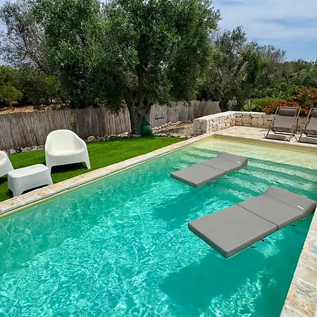 Villa 32 - Charming House With Pool