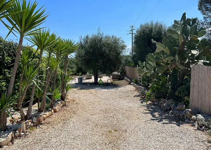 32 - Charming House With Pool *