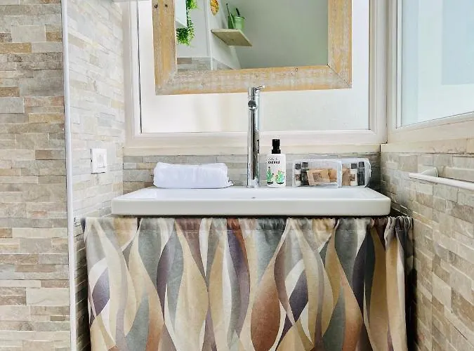 32 - Charming House With Pool Villa *