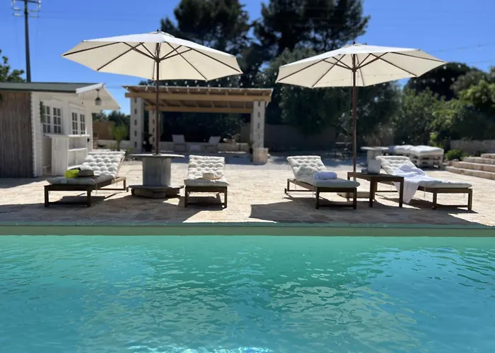 32 - Charming House With Pool *