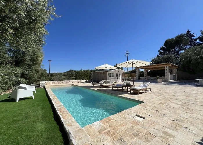 32 - Charming House With Pool Villa