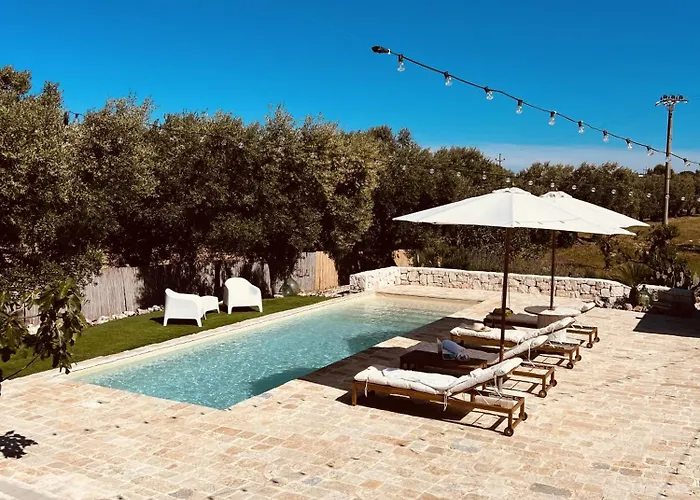 Villa 32 - Charming House With Pool