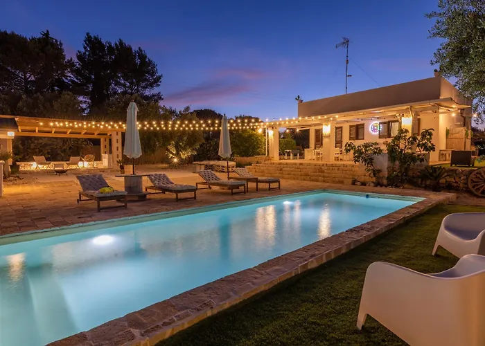 Βίλα 32 - Charming House With Pool *