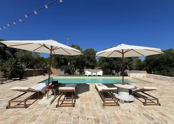 32 - Charming House With Pool Villa *