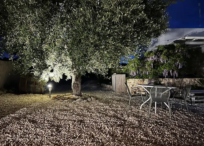 32 - Charming House With Pool Villa *